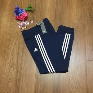 ??NWT??adidas Women's Designed 2 Move Cuffed Pant Boutique ??NWT??adidas Women's Designed 2 Move Cuffed Pant Boutique